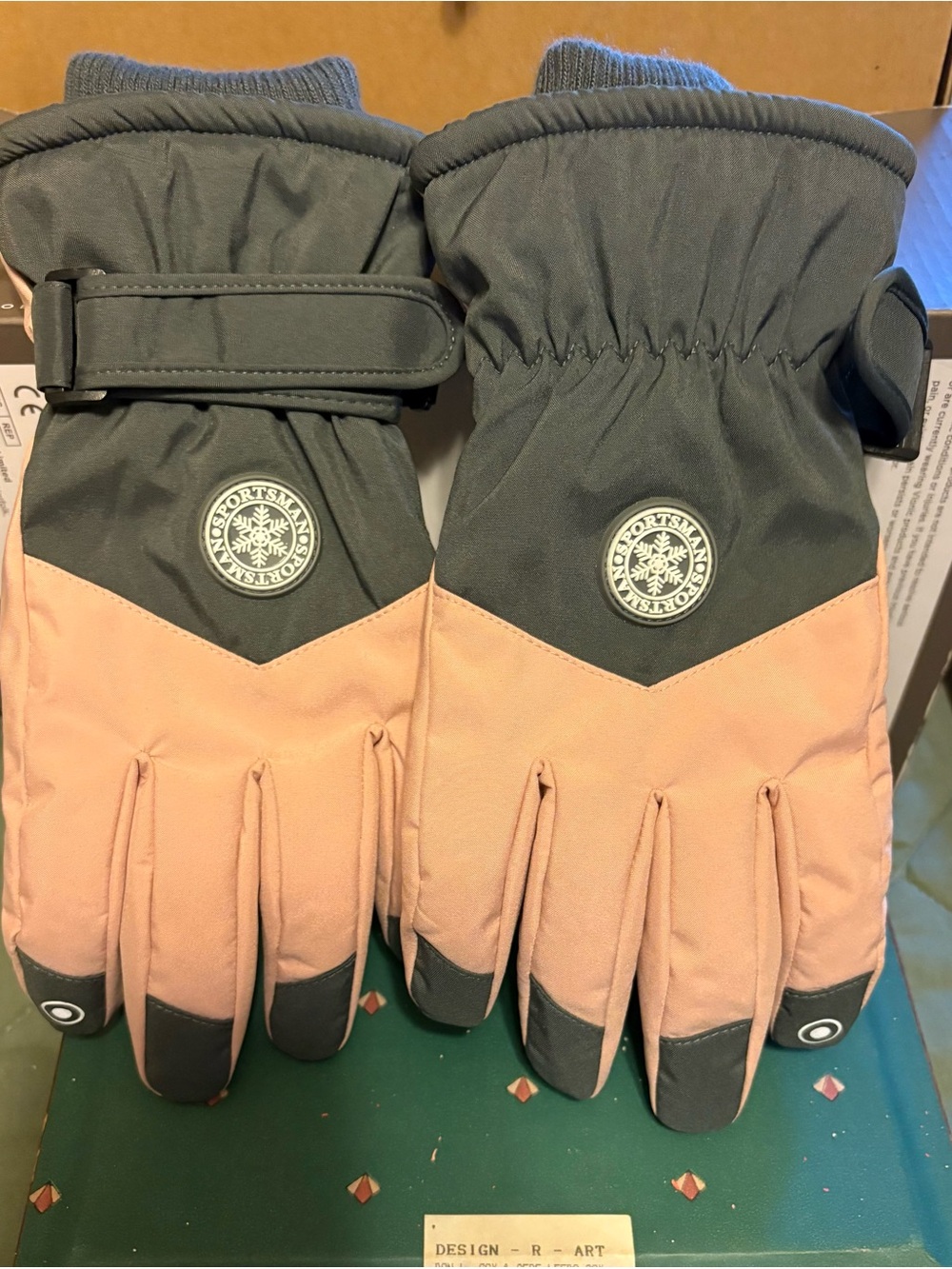 Insulated Women’s Two-Tone Winter Gloves - Gray & Pink